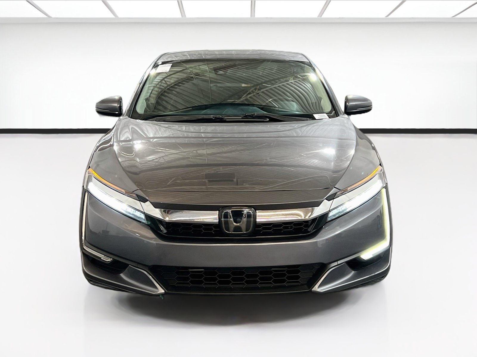 Used 2018 Honda Clarity Touring image 2