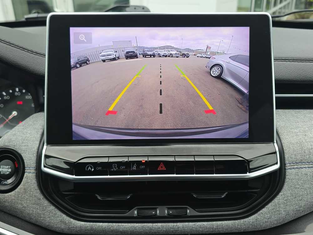 Used 2023 Jeep Compass Sport image 19