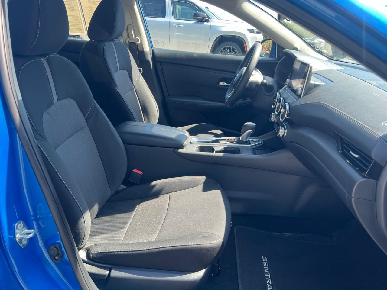 Used 2025 Nissan Sentra SV FWD image 22