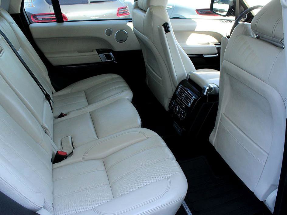 Used 2017 Land Rover Range Rover HSE image 18