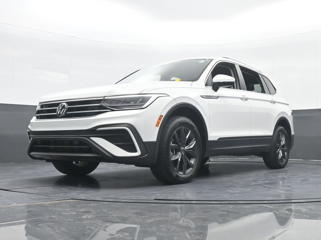 Used 2022 Volkswagen Tiguan SE image 56