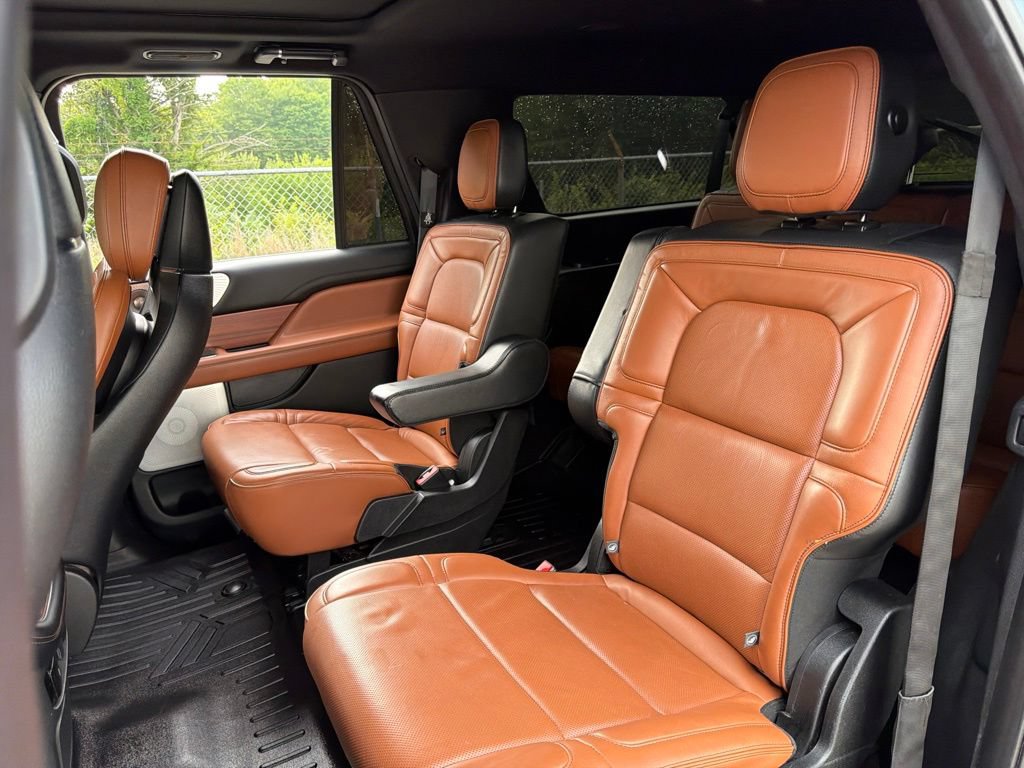 Used 2019 Lincoln Navigator L 4WD Reserve w/ Cargo Package image 21