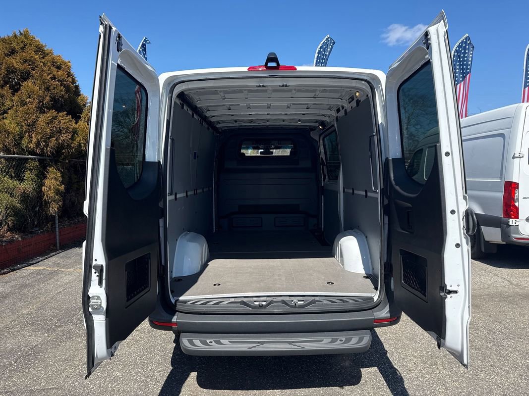 Used 2023 Mercedes-Benz Sprinter 2500 image 23