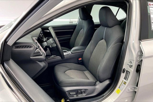 Used 2023 Toyota Camry LE image 18