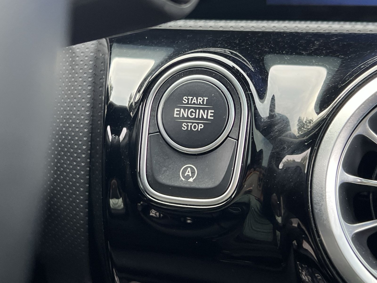 Certified 2025 Mercedes-Benz CLA 250 4MATIC image 37