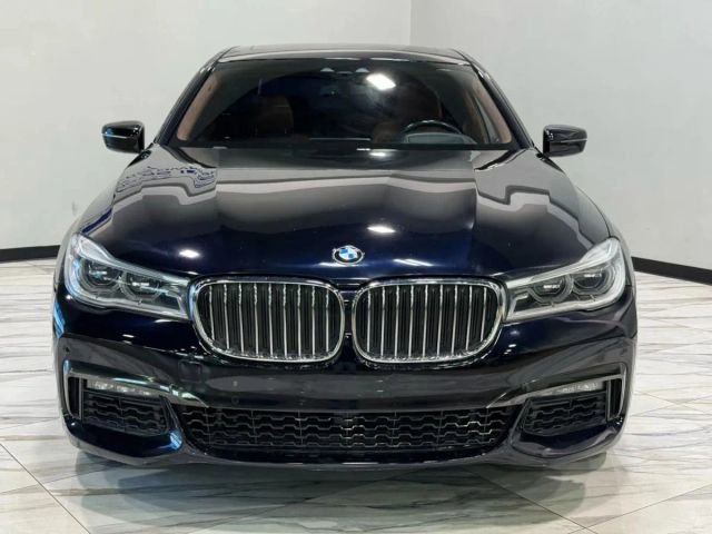 Used 2018 BMW 750i xDrive image 4