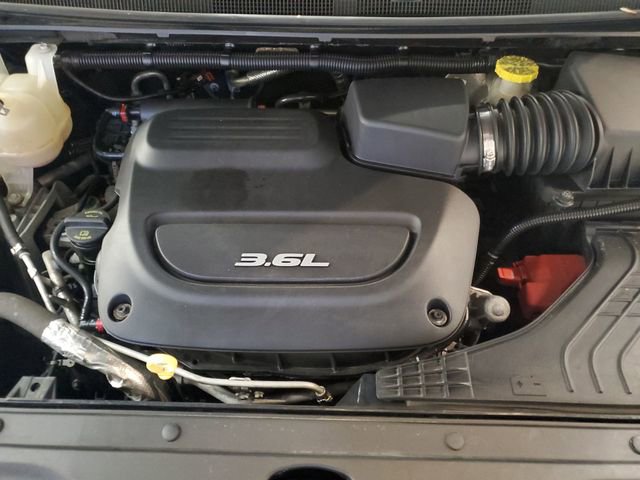 Used 2017 Chrysler Pacifica Touring FWD image 29