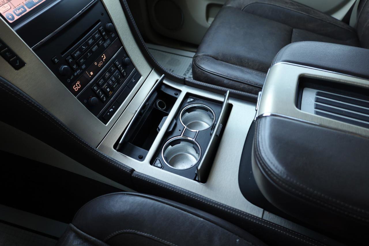 Used 2014 Cadillac Escalade Platinum image 13