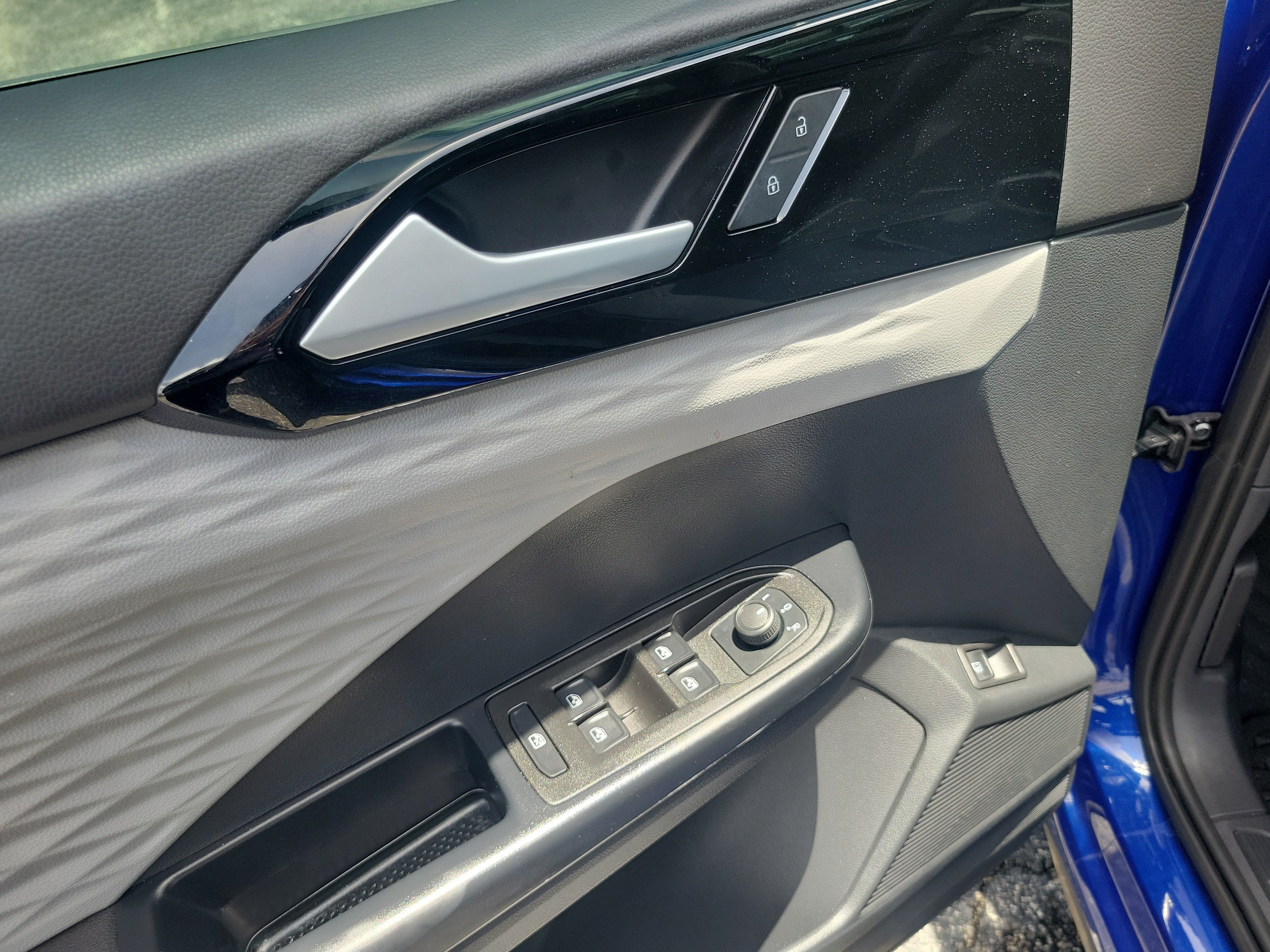 Certified 2024 Volkswagen Taos S FWD image 20