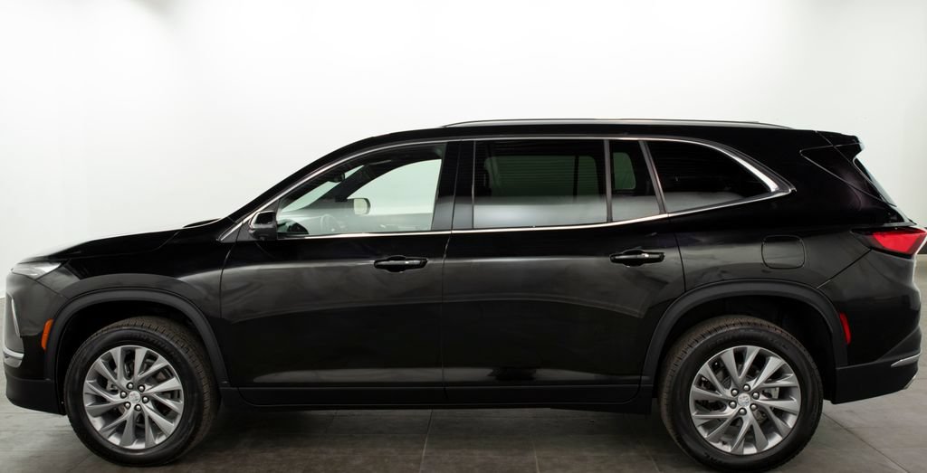 Used 2025 Buick Enclave Preferred AWD/4WD image 4