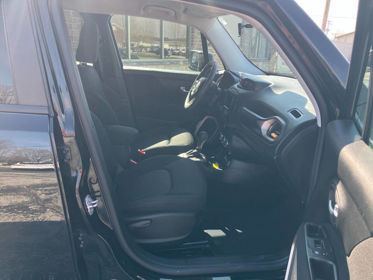 Used 2017 Jeep Renegade Sport w/ Power & Air Group image 14