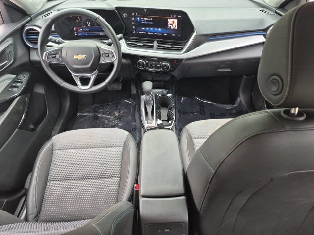 Used 2025 Chevrolet Trax LT w/ LT Convenience Package FWD image 25