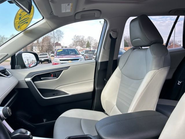 Used 2023 Toyota RAV4 XLE Premium image 34