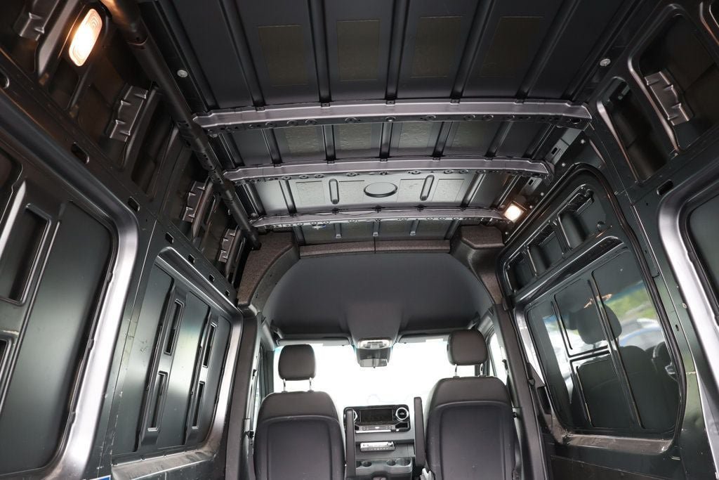Used 2023 Mercedes-Benz Sprinter 2500 image 26