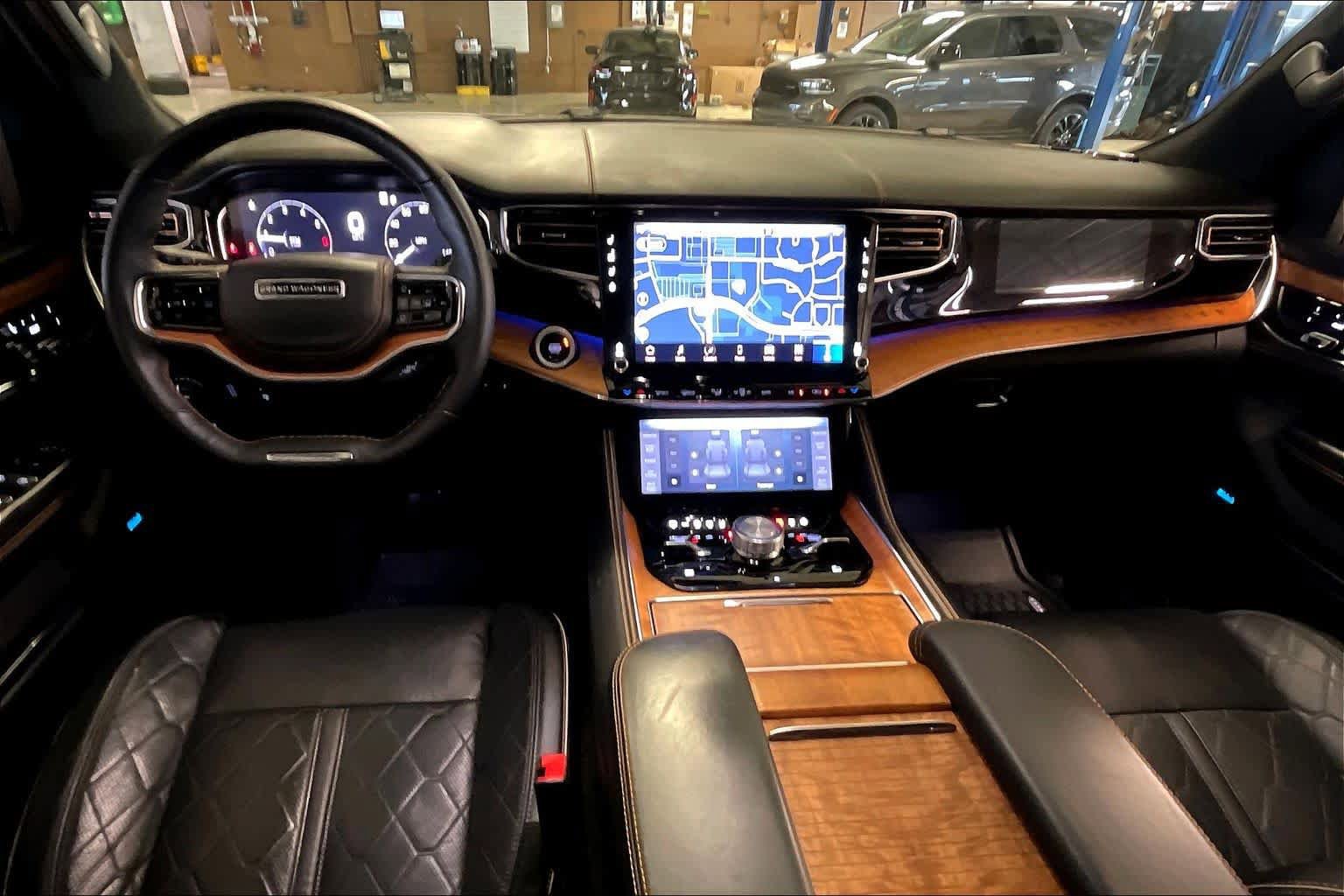 Used 2024 Jeep Grand Wagoneer Series III w/ Rear Seat Video Group 1 AWD/4WD image 14