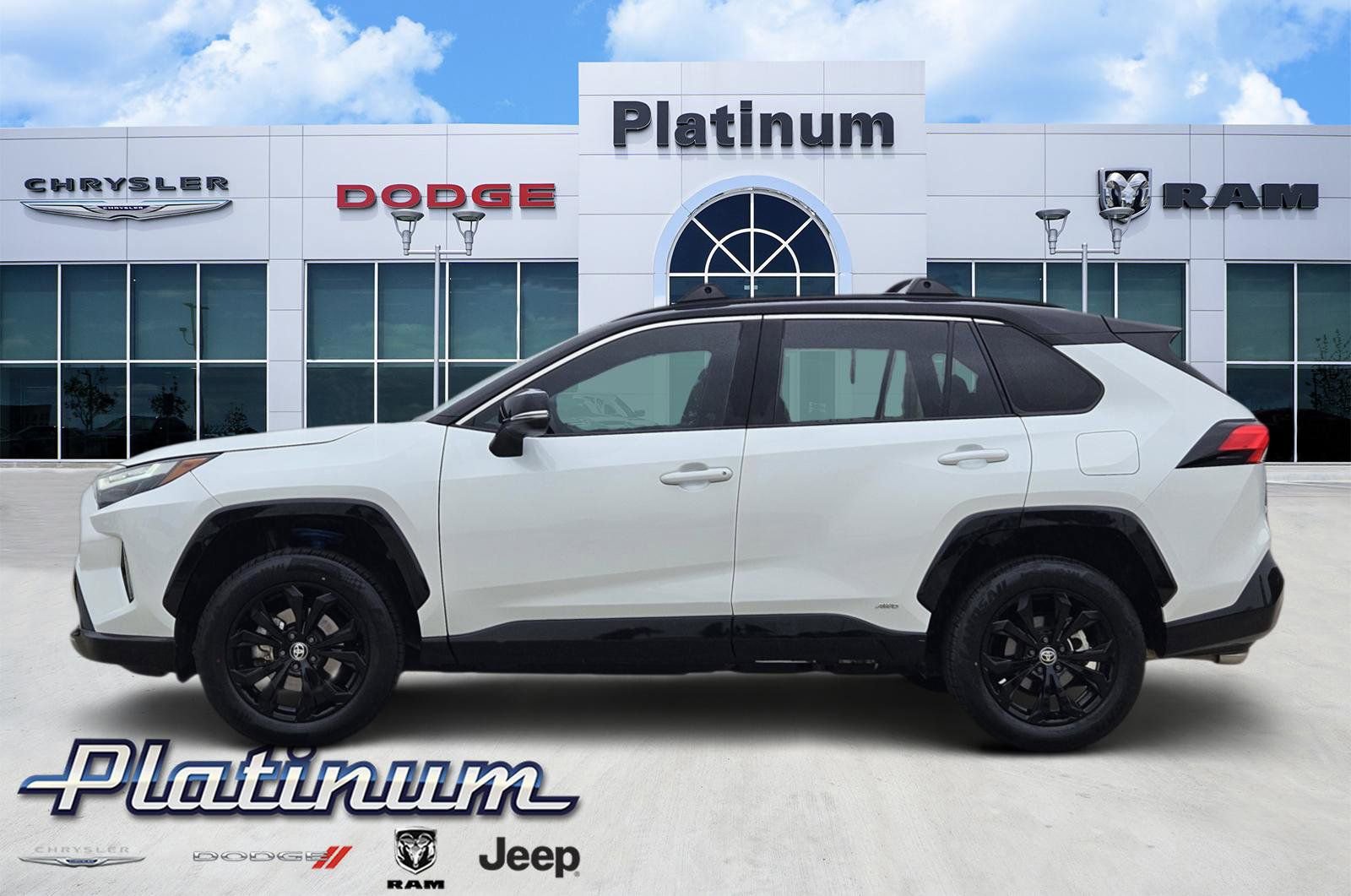 Used 2023 Toyota RAV4 XSE AWD/4WD image 3