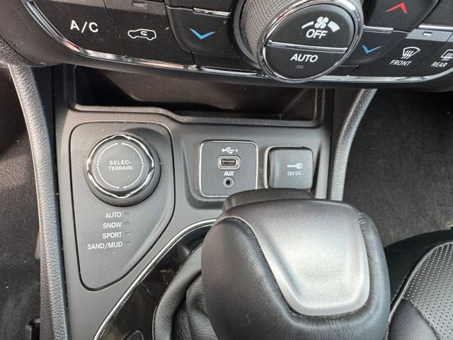 Used 2022 Jeep Cherokee Limited w/ Mopar Interior Package image 36