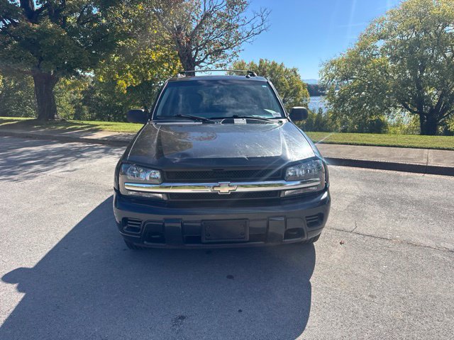 Used 2005 Chevrolet TrailBlazer LS w/ LS Preferred Equipment Group AWD/4WD image 2