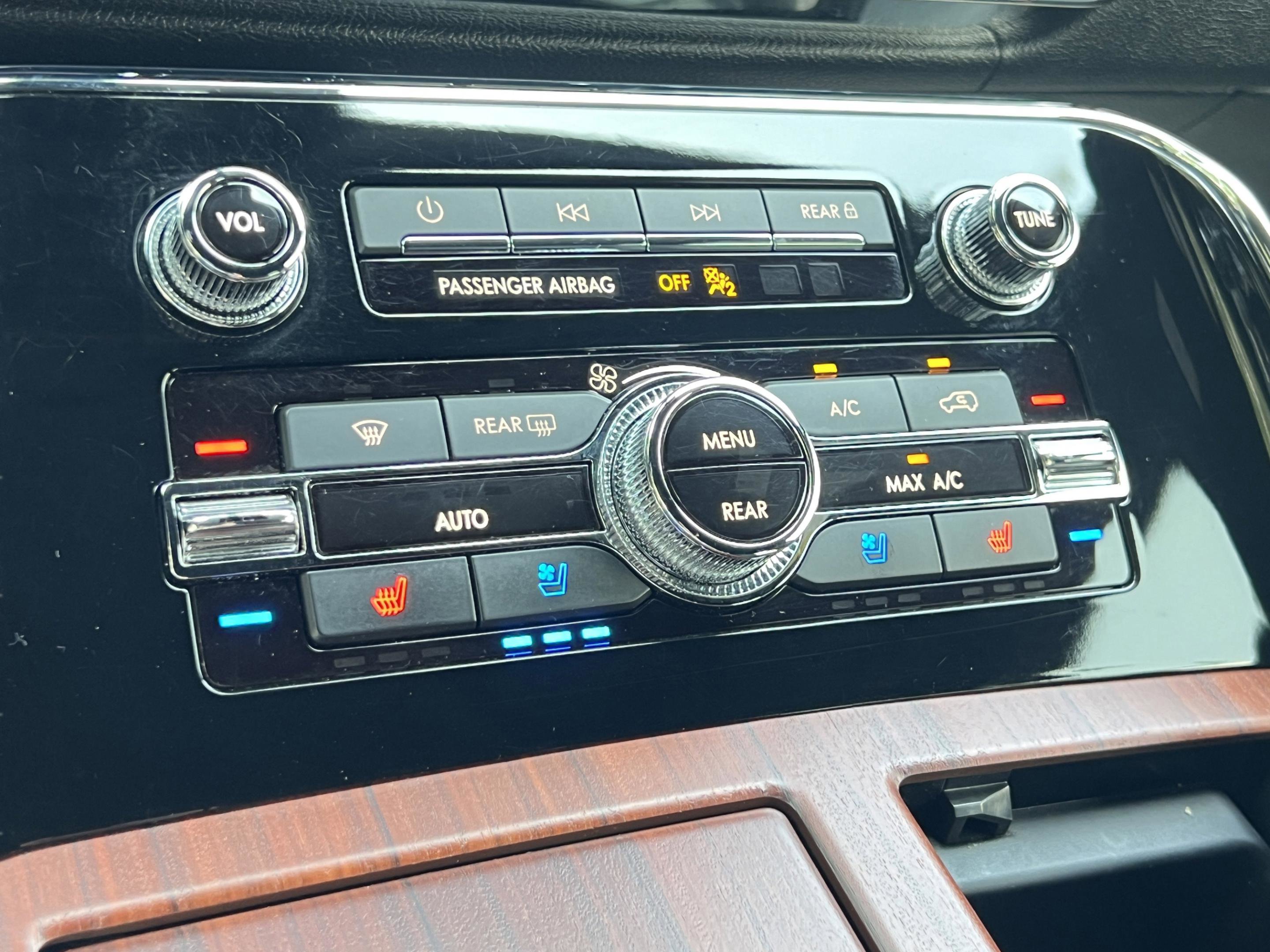 Used 2023 Lincoln Navigator Reserve AWD/4WD image 18