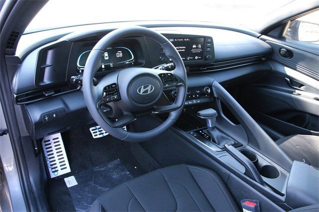 Certified 2026 Hyundai Elantra Sport image 9