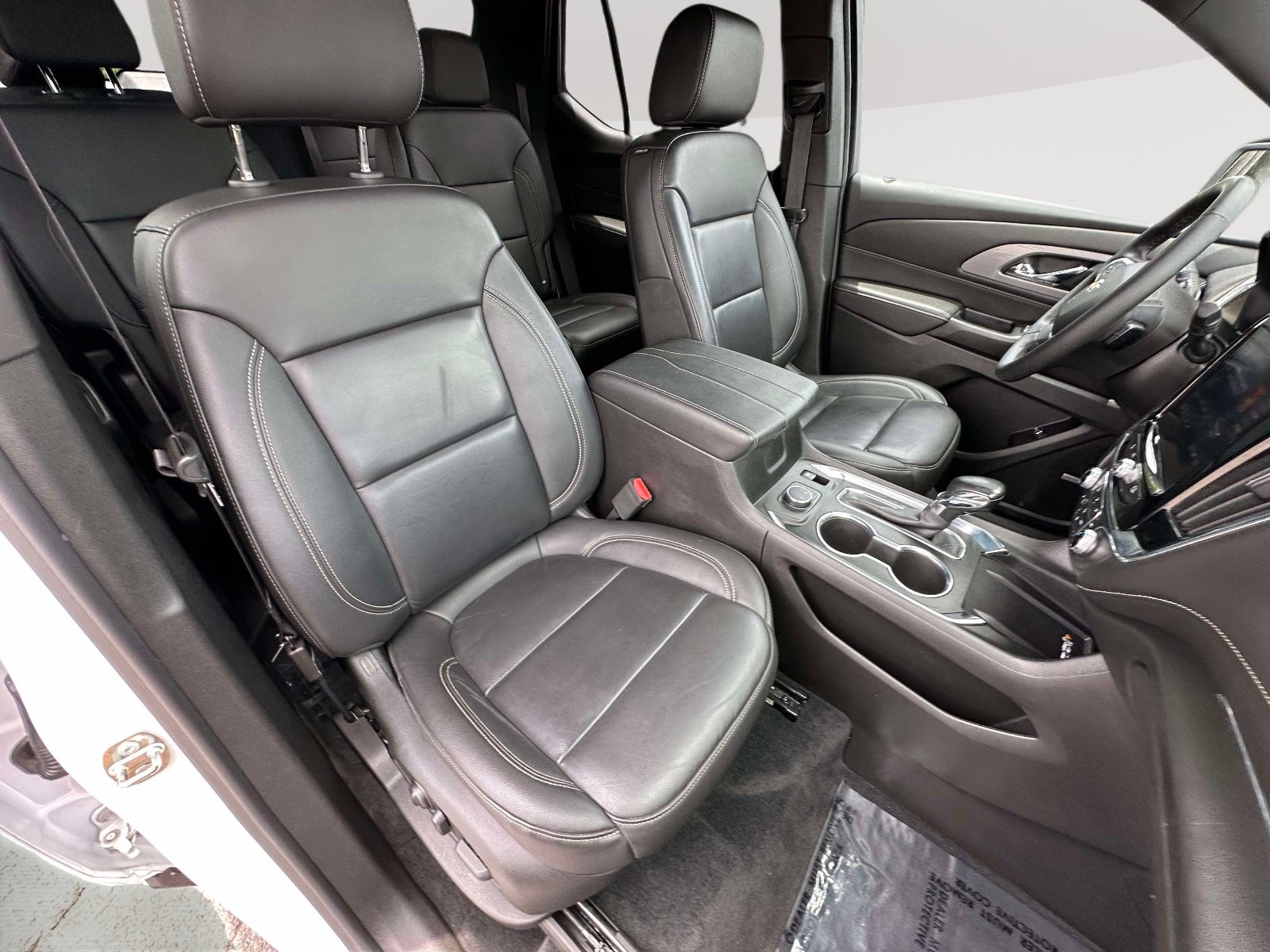 Used 2023 Chevrolet Traverse LT w/ LT Premium Package AWD/4WD image 27