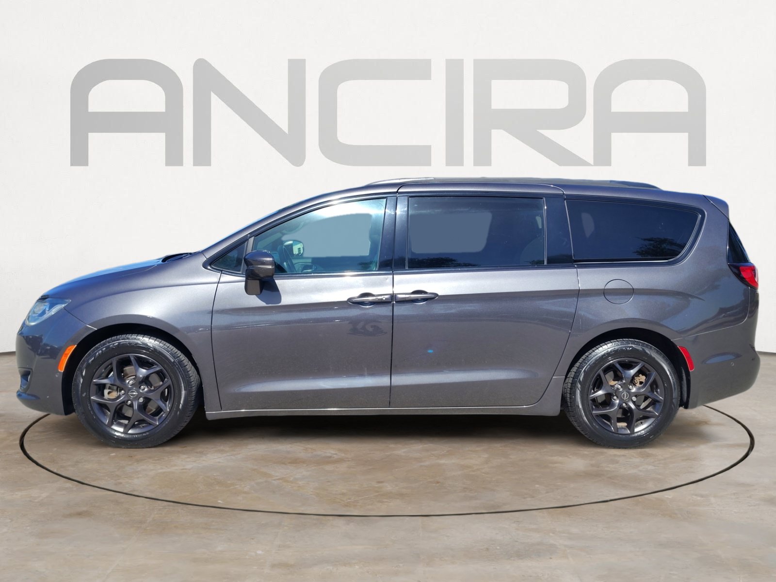 Used 2019 Chrysler Pacifica Limited w/ Advanced Safetytec Group FWD image 7