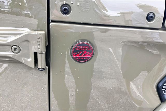 Used 2025 Jeep Gladiator Rubicon AWD/4WD image 25