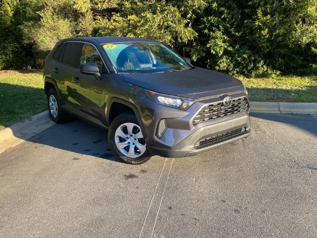 Used 2022 Toyota RAV4 LE FWD image 1