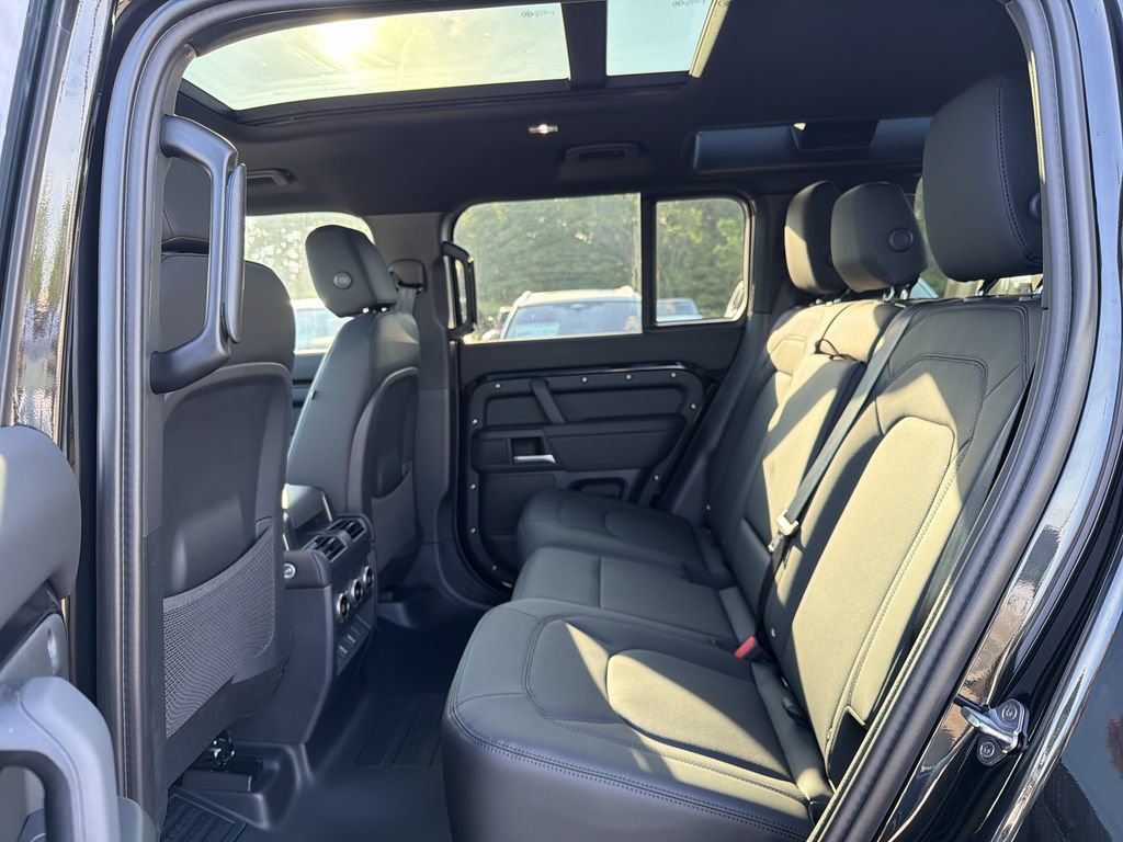 New 2026 Land Rover Defender 110 X-Dynamic SE AWD/4WD image 5