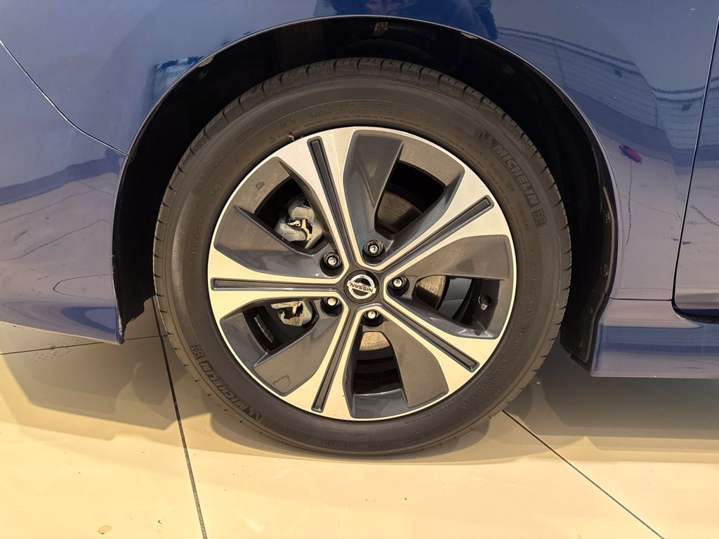 Used 2022 Nissan Leaf SV FWD image 9