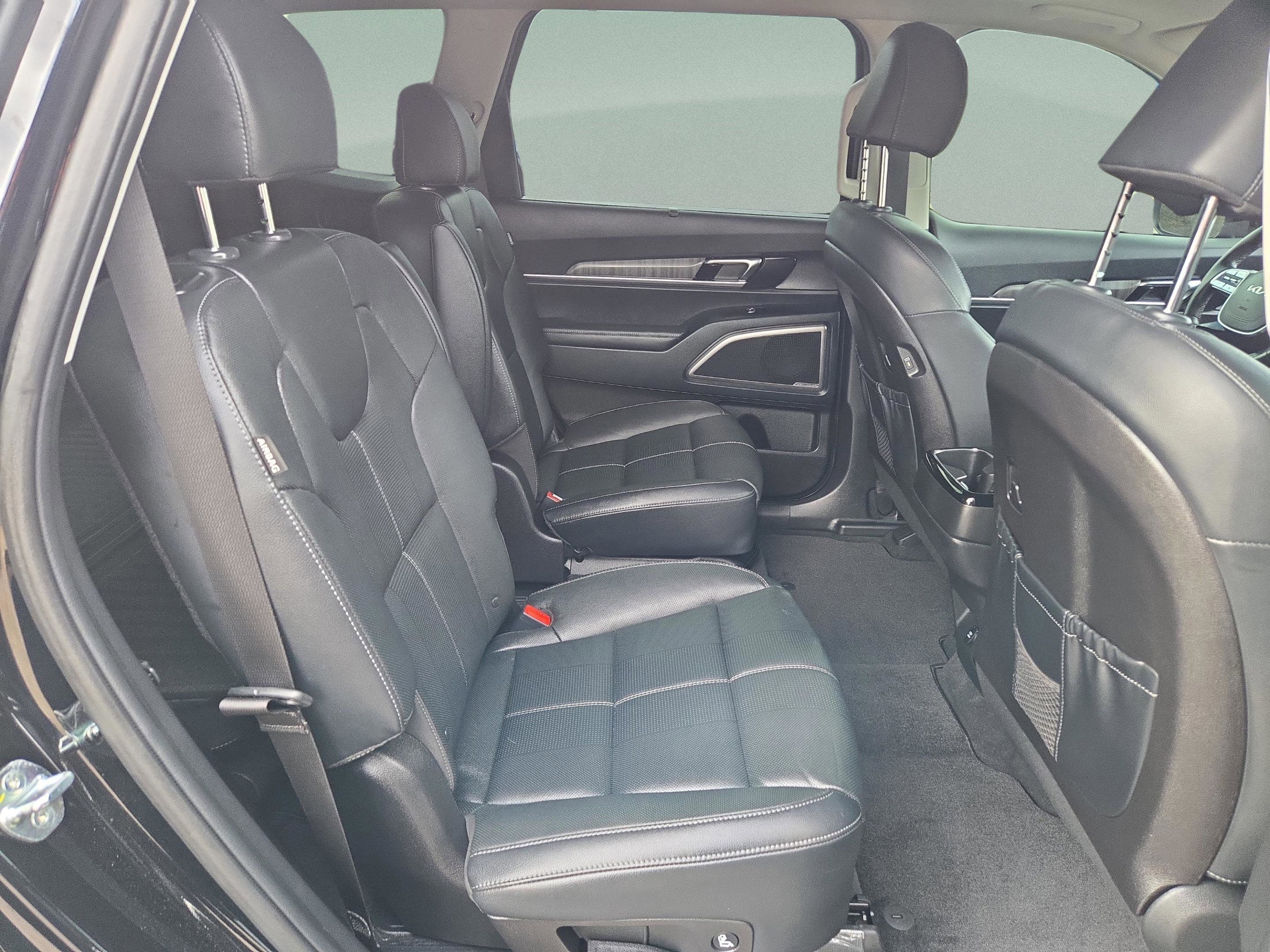 Used 2024 Kia Telluride EX w/ EX Captain's Chair Package image 26