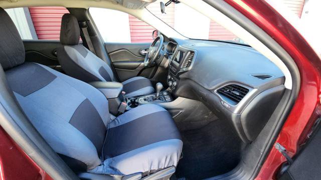 Used 2019 Jeep Cherokee Latitude w/ Cold Weather Group image 13