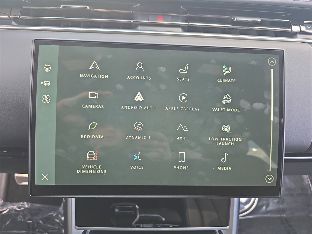 Certified 2025 Land Rover Range Rover SE image 22