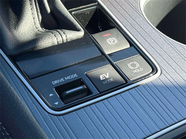 Used 2025 Toyota Sienna LE image 34