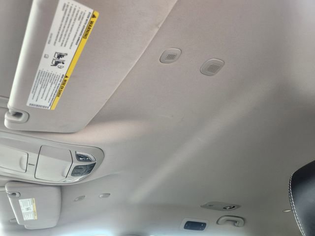 Used 2023 Chrysler Pacifica Touring-L image 19