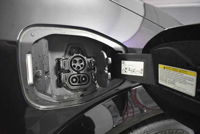 Used 2024 Nissan Ariya AWD image 41