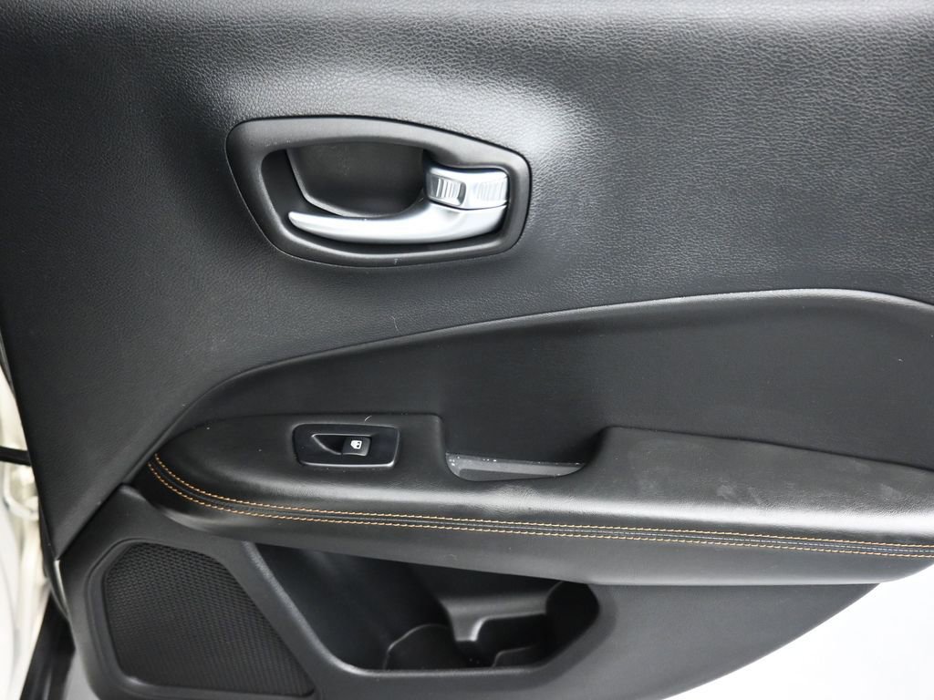 Used 2020 Jeep Compass Limited image 32