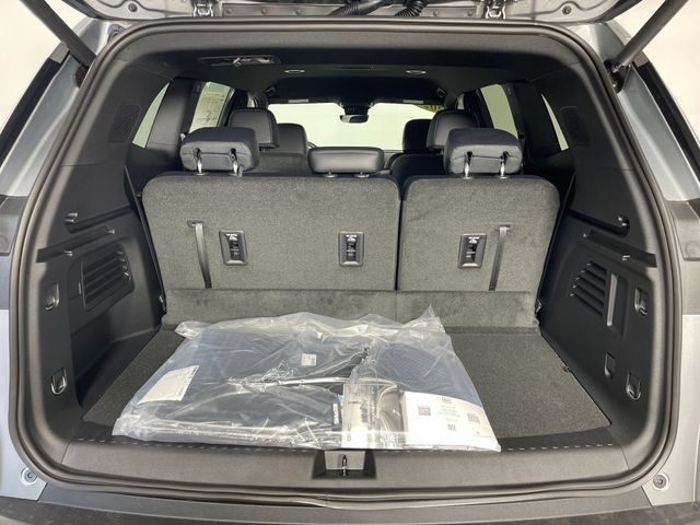 New 2026 GMC Acadia Elevation w/ Elevation Premium Package AWD/4WD image 14