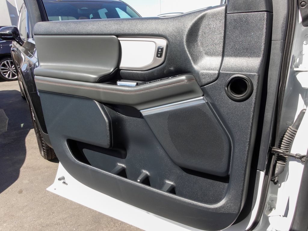Used 2025 Ford Expedition Max Active AWD/4WD image 22