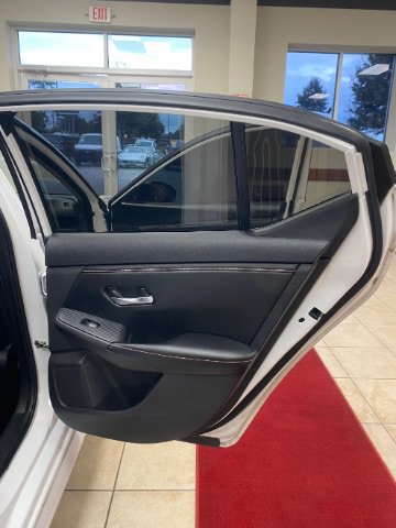 Used 2024 Nissan Sentra SR FWD image 8
