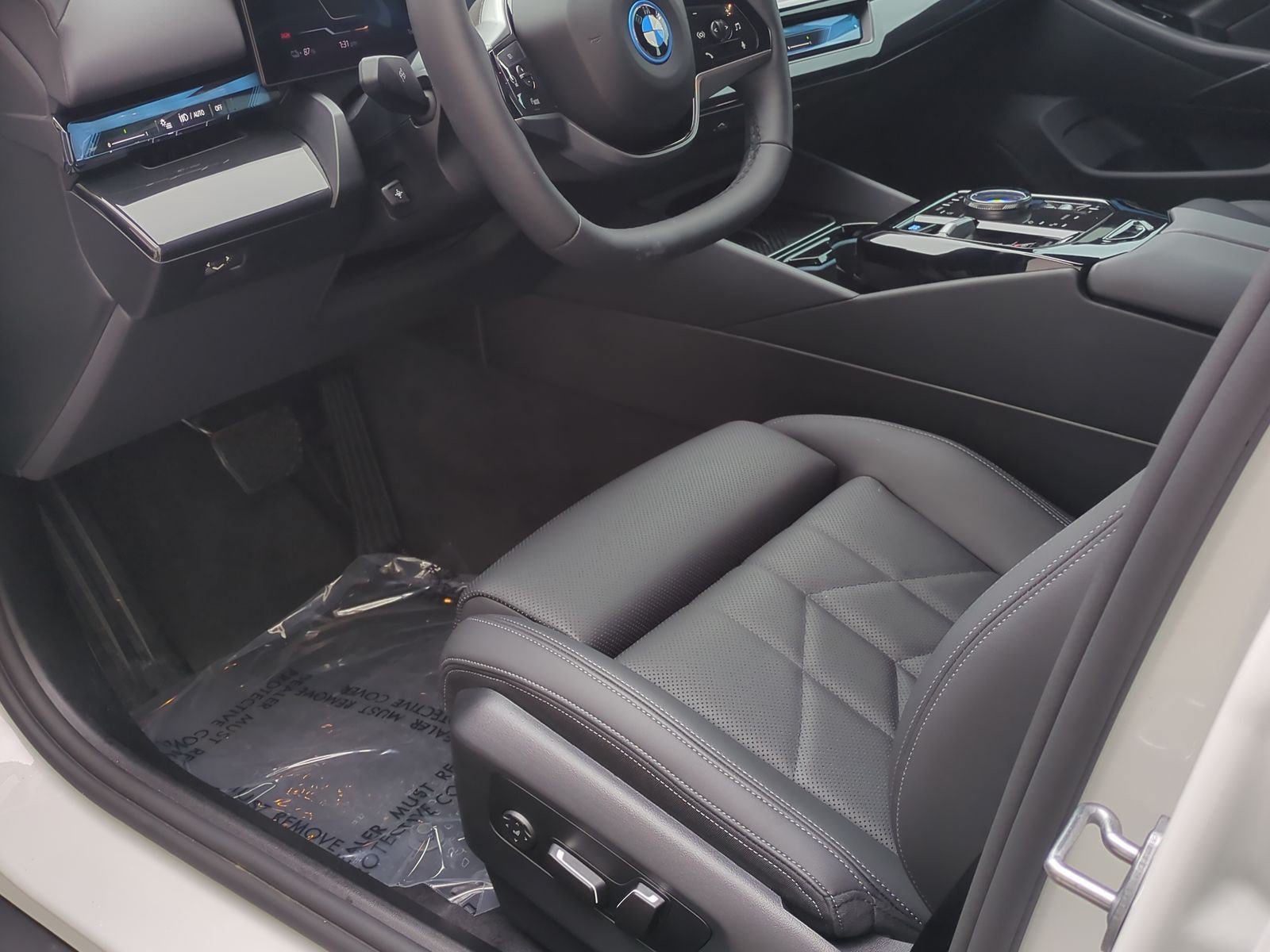 Used 2026 BMW i5 M60 w/ Premium Package RWD image 17