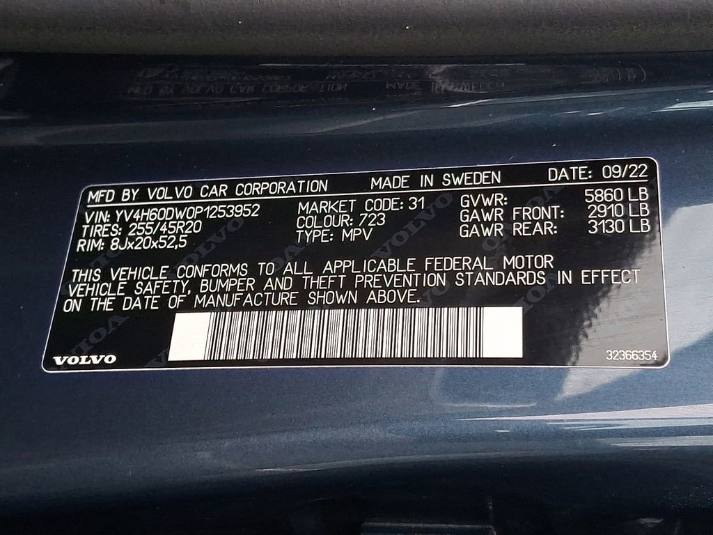 Used 2023 Volvo XC60 T8 Plus image 26