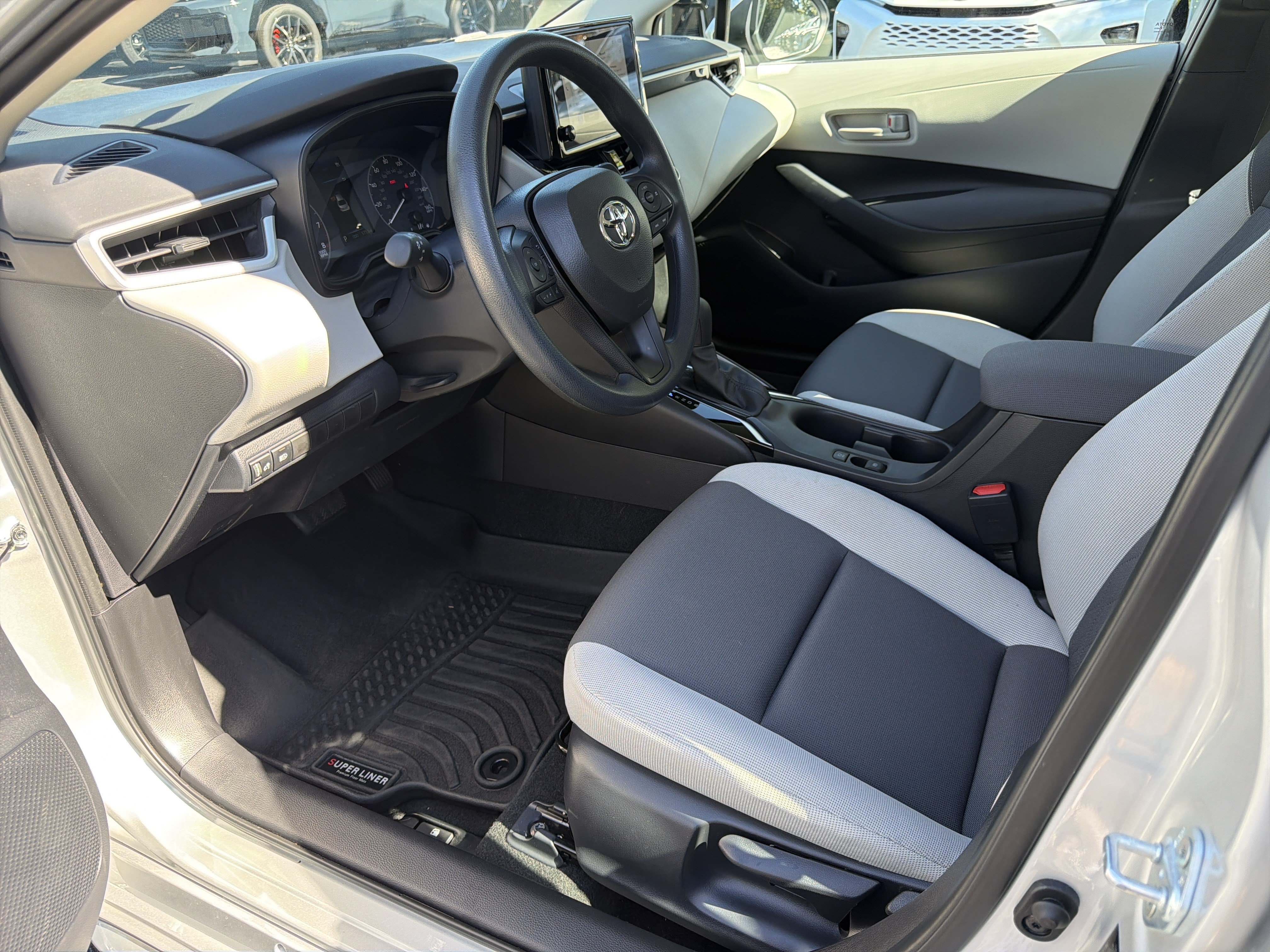 Used 2024 Toyota Corolla LE FWD image 9