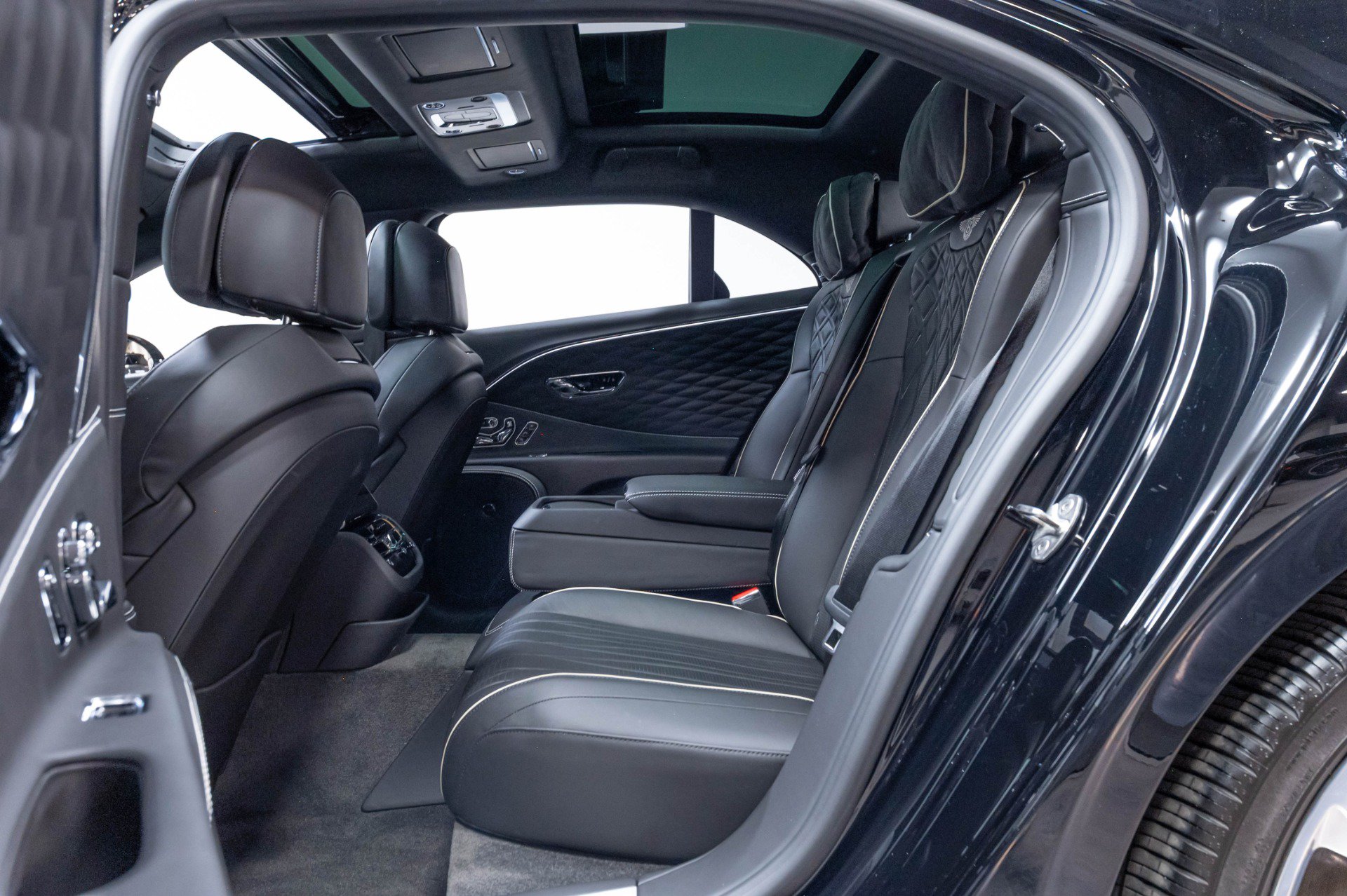 Used 2020 Bentley Flying Spur W12 AWD/4WD image 28
