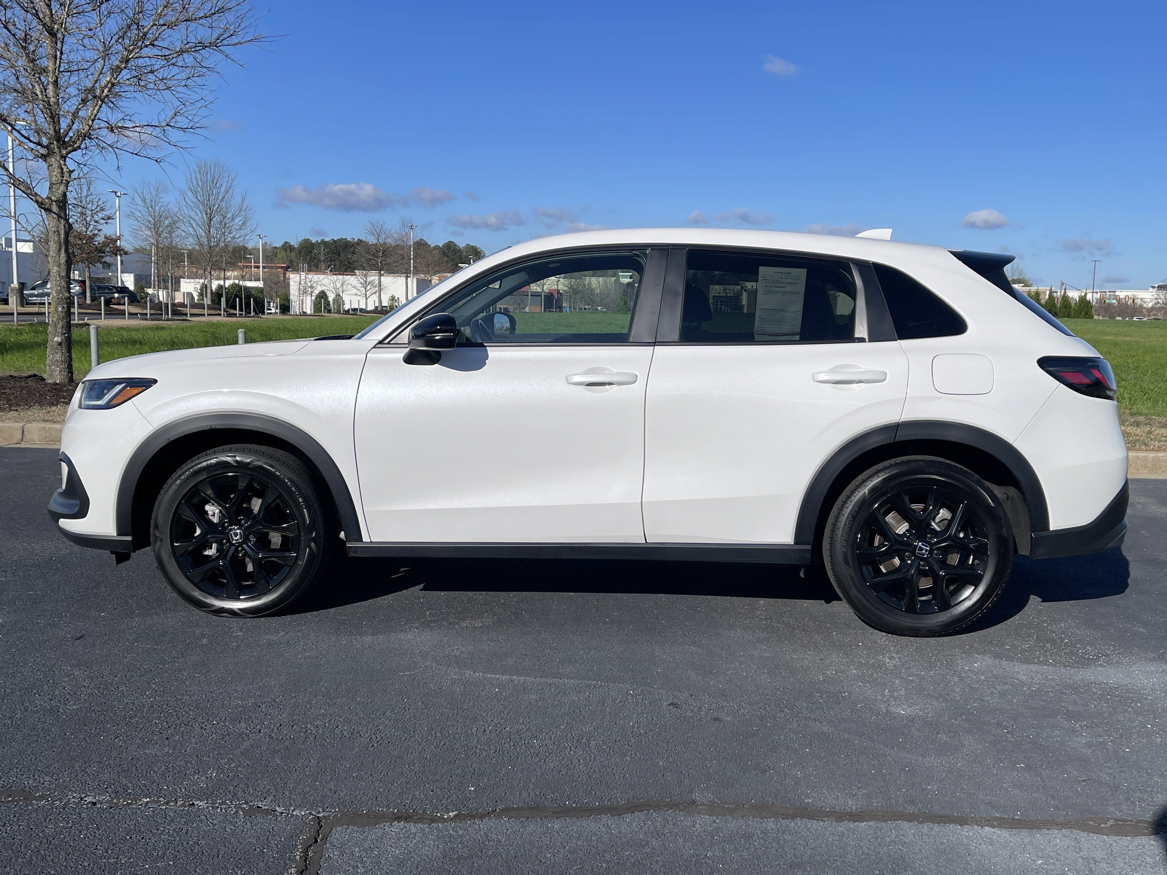 Certified 2025 Honda HR-V Sport image 6