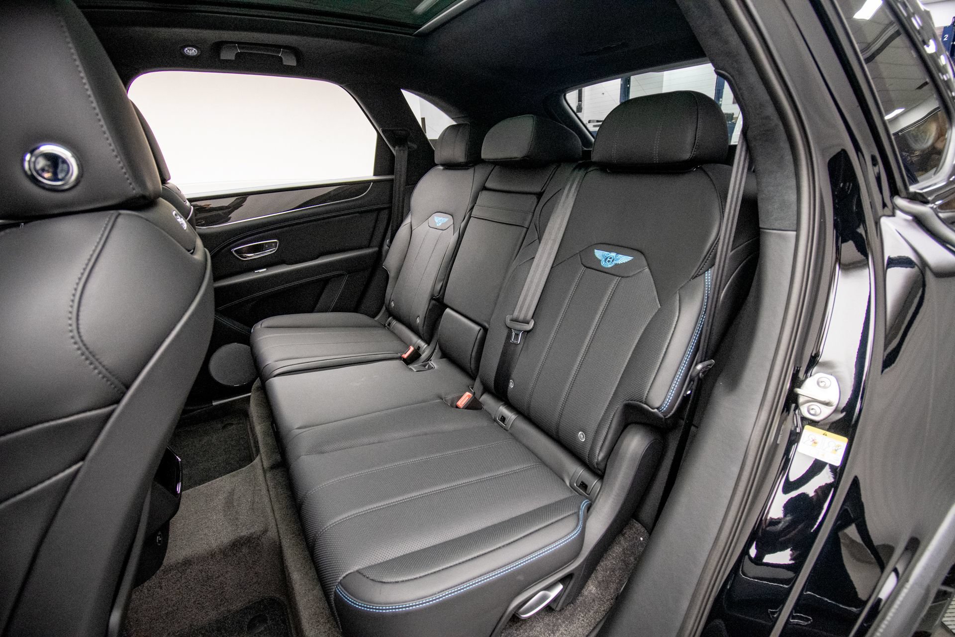 New 2026 Bentley Bentayga AWD/4WD image 29