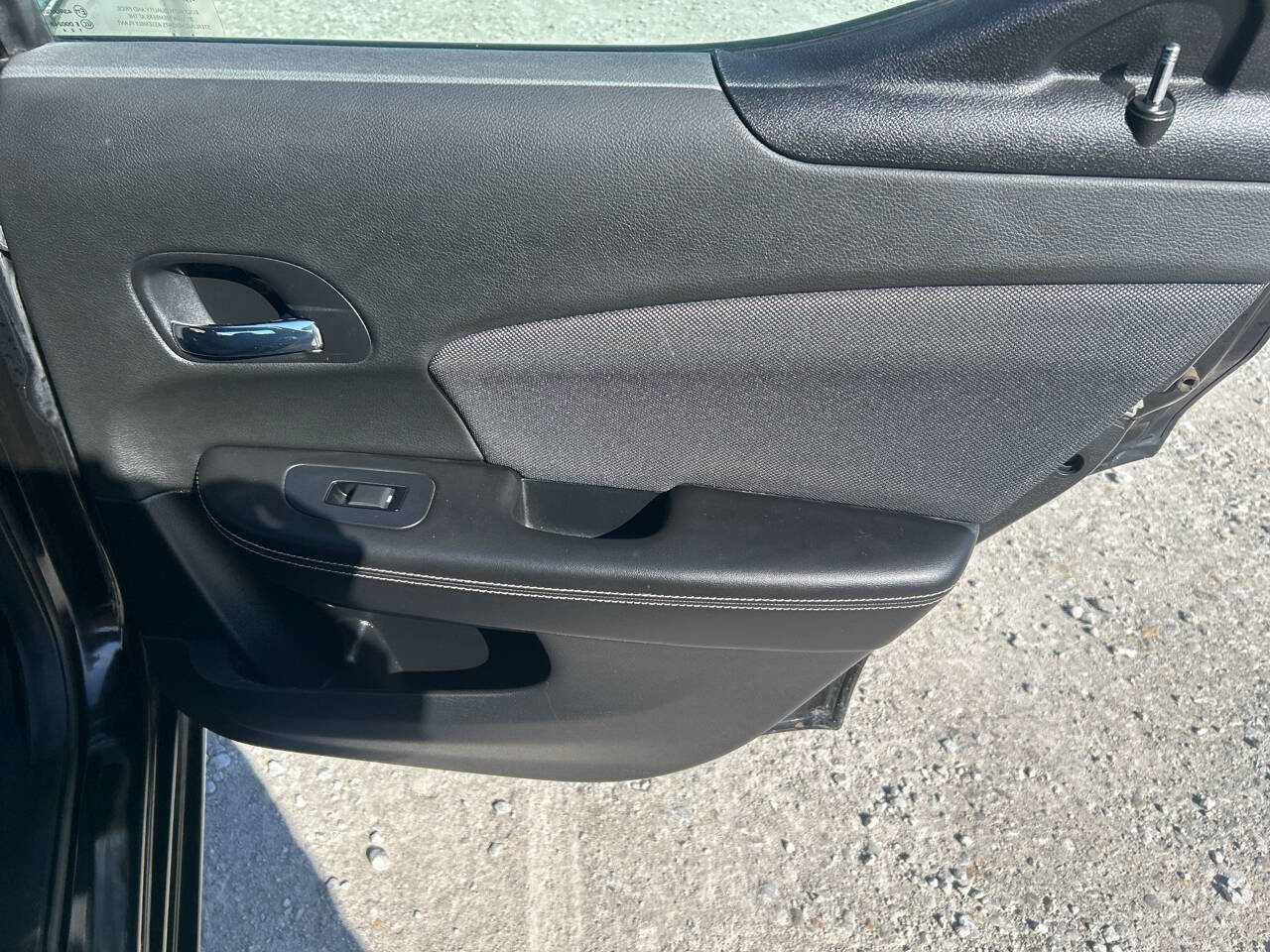 Used 2013 Dodge Avenger SE FWD image 18