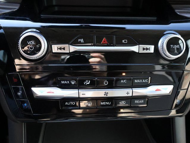 Used 2023 Ford Explorer Limited AWD/4WD image 35