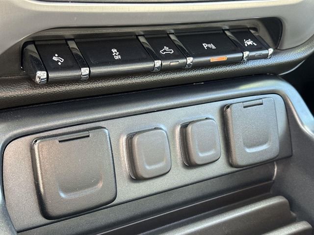 Used 2018 GMC Sierra 1500 SLT w/ Enhanced Driver Alert Package image 37