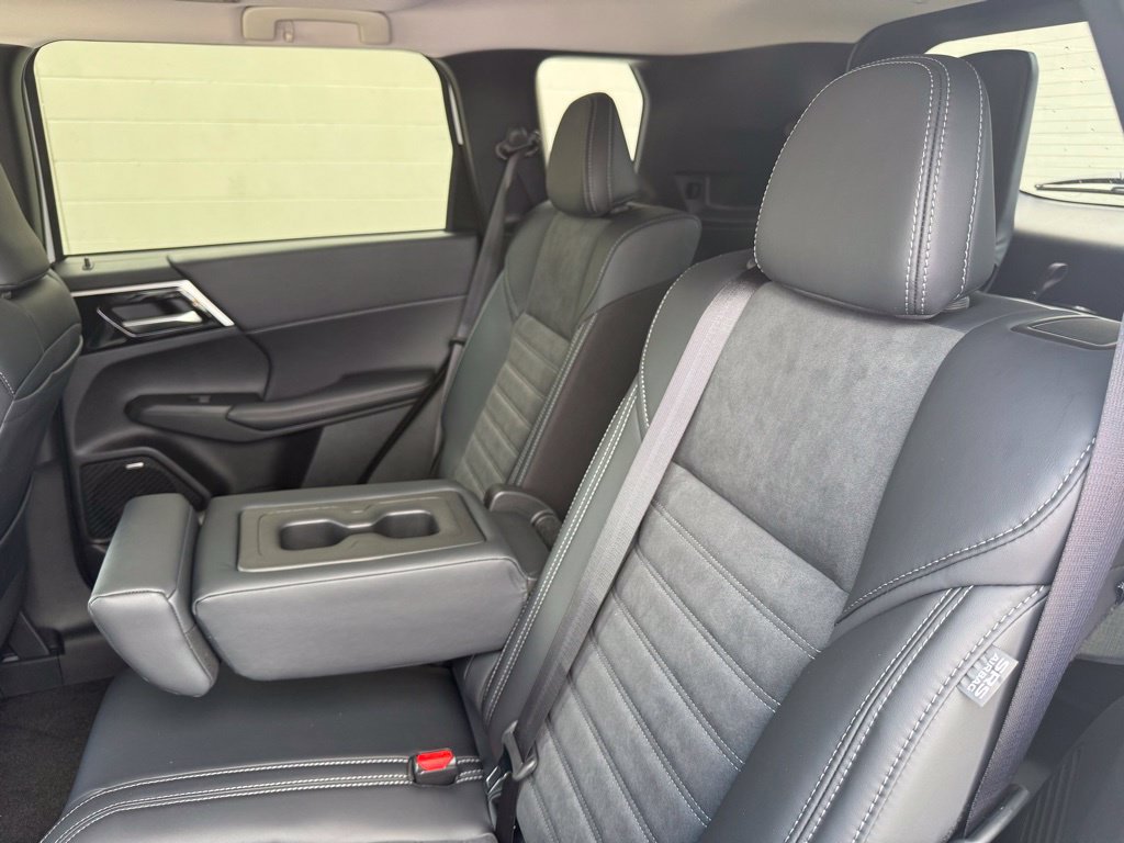 New 2026 Mitsubishi Outlander AWD image 26